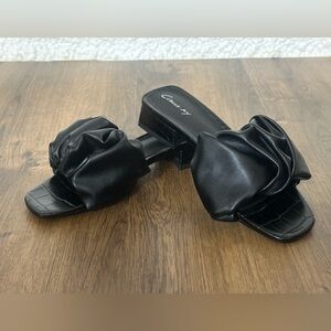 Sam Edelman Circus Janis Black Ruffle Sandals Women's‎ size 7 slip-on